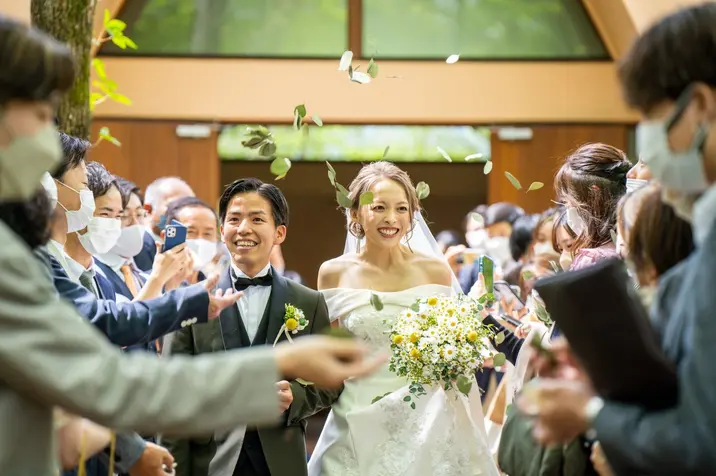 大切な人と愛犬に囲まれたアットホームな結婚式