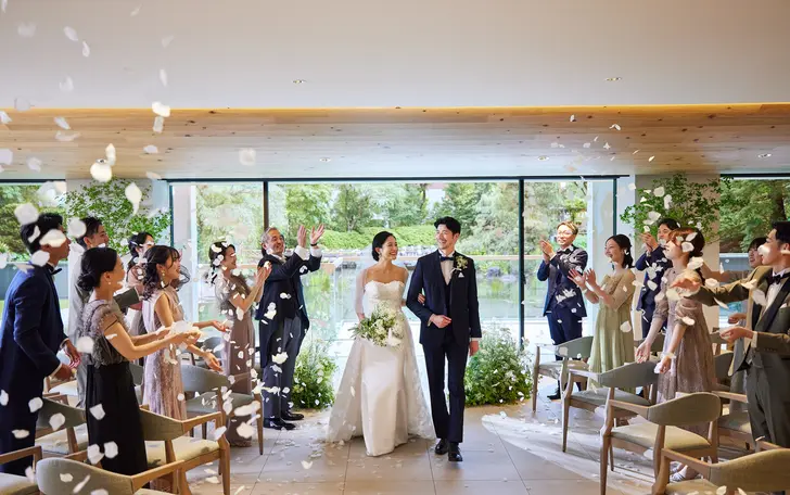 和洋融合した今までにないウエディングスタイル。ゲストの記憶にも残るいままでになかった挙式を。