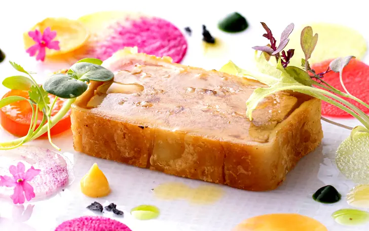 料理界のレジェンド、河合シェフの作り上げるフランチにゲストも大絶賛！選りすぐった食材を使用した「大阪フレンチ」