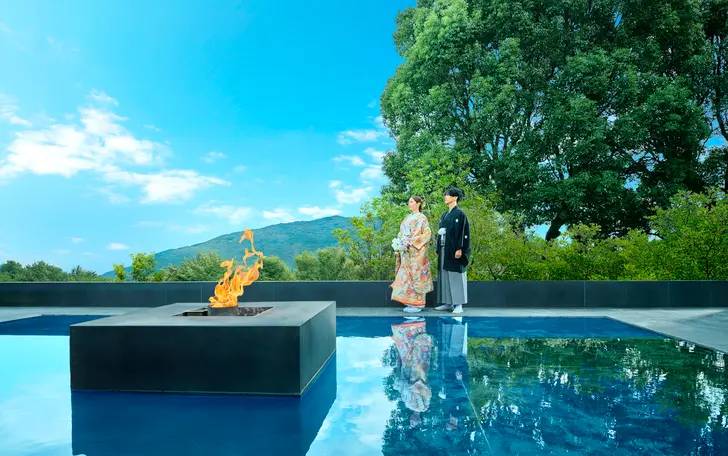 WeGreen RESORTが誇る山の神殿は、厳かな空間の中にも開放感を感じる親族のみならず友人も参列可能。