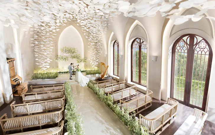 《2025年11月チャペルリニューアルOPEN》ドレスが美しく映える大理石のバージンロードが魅力。白亜の大聖堂で愛を誓う