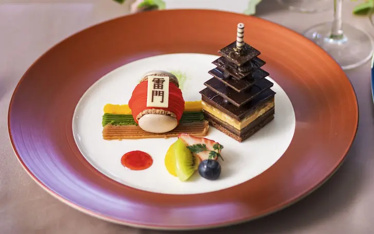 雷門や五重塔をモチーフとした浅草オリジナルスイーツ。見た目も可愛らしく、ゲストの皆様にも喜んでいただけるアイテム。