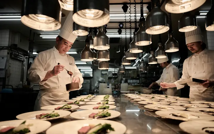 シェフが一から手掛けるご結婚式のみの特別コース。旬の食材と味にこだわりぬいた逸品をゲストの皆様へ。