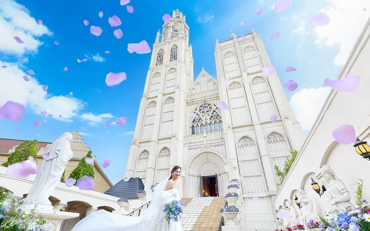 外国の邸宅を思わせる広大な5000坪の敷地に、特別な一日への期待が高まる♪