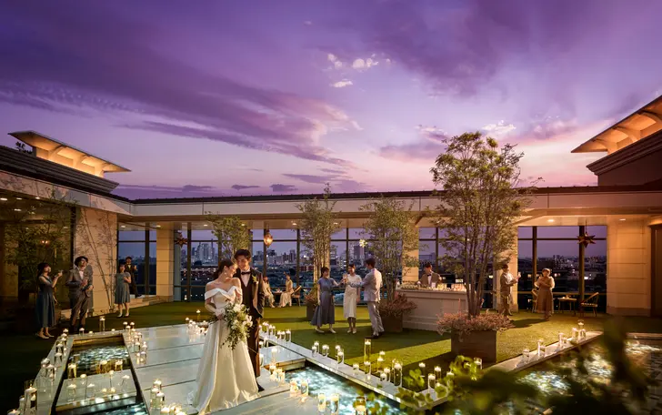 ドラマチックな前撮り写真も撮影可能。非日常感溢れる空間だからこそ素敵なお写真を残して。