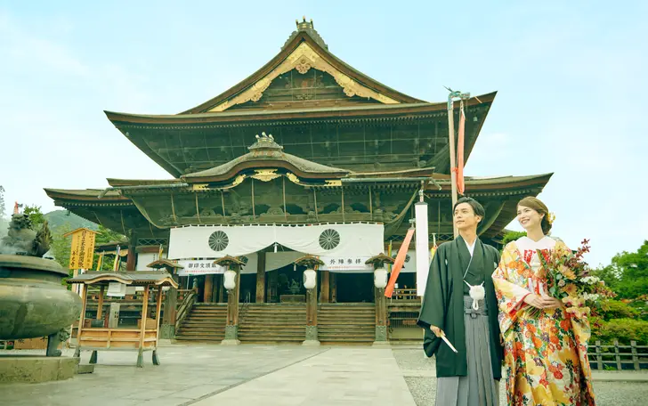善光寺、善光寺三社のひとつとして親しまれる武井神社や、戸隠神社での結婚式も叶う