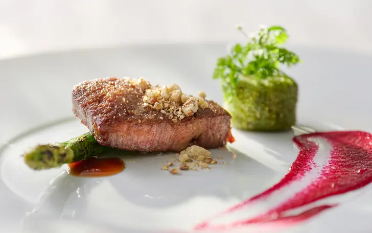 ［熊本のための新しい婚礼料理］美味求真を追求した肥後キュイジーヌはその全ての皿に”熊本”を感じることができます。