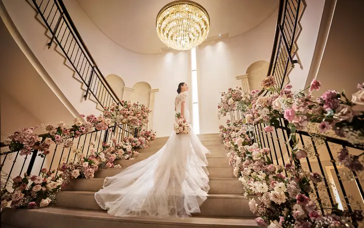 結婚式のために創られた上質空間。ドレス姿が映えるスポットがたくさん！