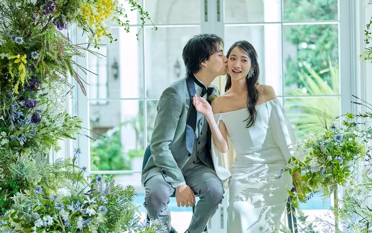 白大理石の調度品や大階段など、フォトジェニックなスポットが満載なので記念をたくさん写真に残しましょう