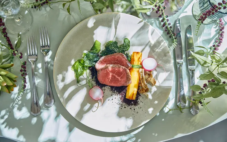 フレンチに欠かせないフォアグラ、トリュフなど、できる限り産地にこだわり、香り高い食材を集めています