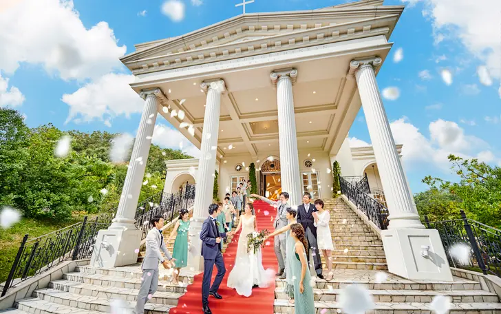 【ホワイトハウス】白で統一されたインテリアが、神聖な気持ちを高める白亜の一軒家