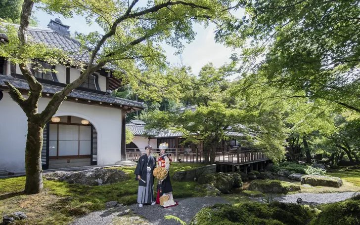 江戸時代の画家鈴木松年邸をはじめ、数々移築された日本の粋をこらした貴重な建築美