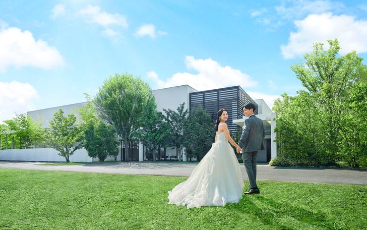 駅から徒歩5分の好立地にありながら、自然に囲まれた贅沢な空間♪貸切なので大切なゲストもリラックスして過ごせる。