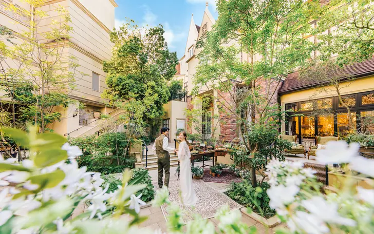 ガーデンも貸切だから楽しみ方も自由。木漏れ日と爽やかな風を感じて、ゲストと自然体で過ごすパーティを