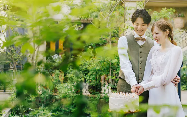 一年中美しいイングリッシュガーデンでは、人気のデザートビュッフェなどを、ゲストと近い距離で楽しめる