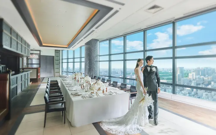 木目調のデザインが特徴的な、少人数の会食パーティにもぴったりのシックな雰囲気