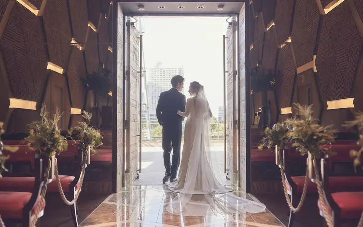 横浜らしい赤レンガやスチールを生かした温かみをを感じる洗練された空間