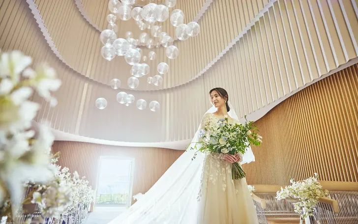 「海」をイメージした「THE OCEAN」は、大聖堂とよぶにふさわしい壮大な空間