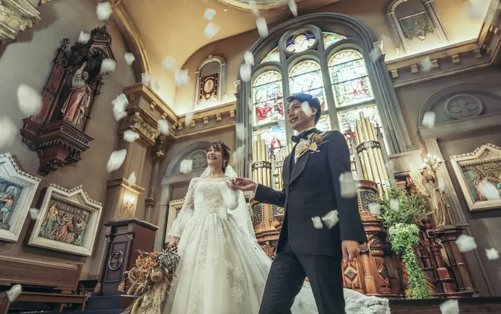 聖ヴァレンタイン教会より祈りの祝福を受けている本格的な大聖堂は多くの花嫁が夢みた誓いのシーンを実現します