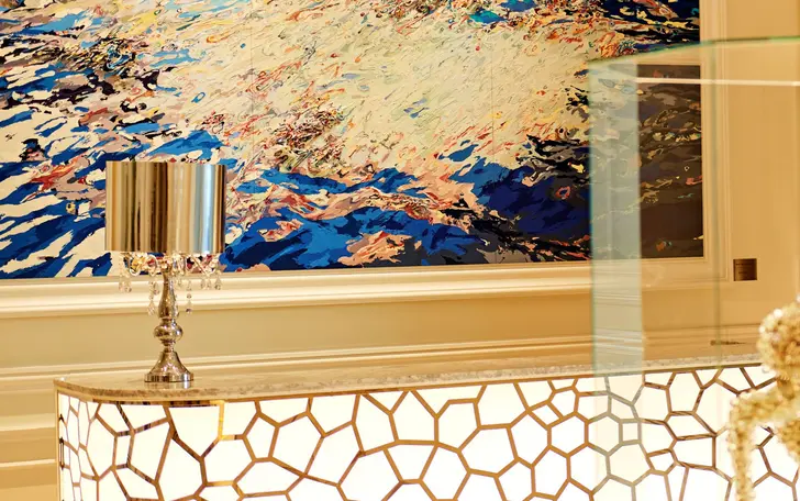 絵画だけでなくデザインもオリジナルにこだわり抜きました