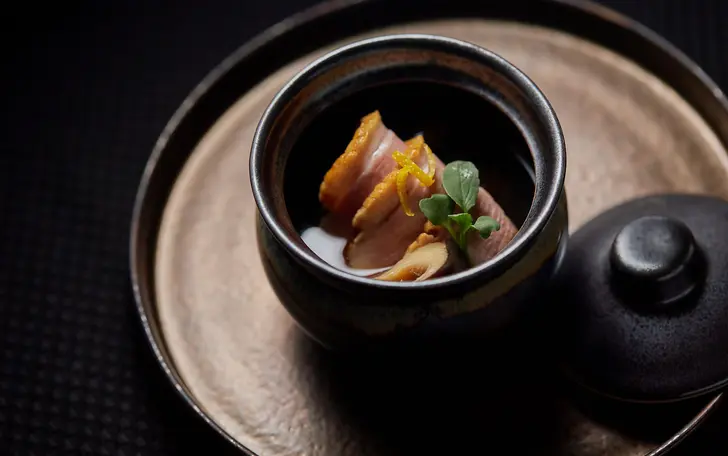 日本古来の食材や京野菜などの和のエッセンスを巧みに取り入れた料理