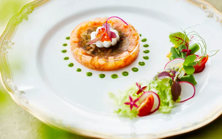 伝統を大切に88年の歴史の中、受け継がれてきたお料理をコースに仕立てました