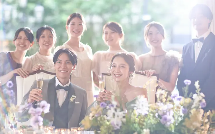 パーティスタイルも自由自在。邸宅を1日1組貸切に出来るから、披露宴後の2次会もスムーズ