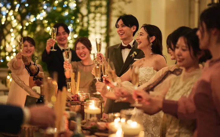 ガーデンも自由にコーディネートしてゲストと一緒に楽しく過ごそう。イルミネーションが灯るナイトパーティも素敵