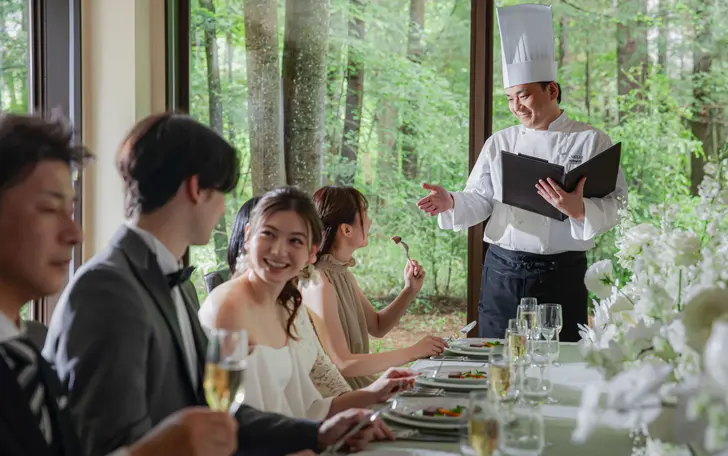 【シャングリラ】会食専用の個室。まるでホームパーティに招かれたようなリラックスした空間