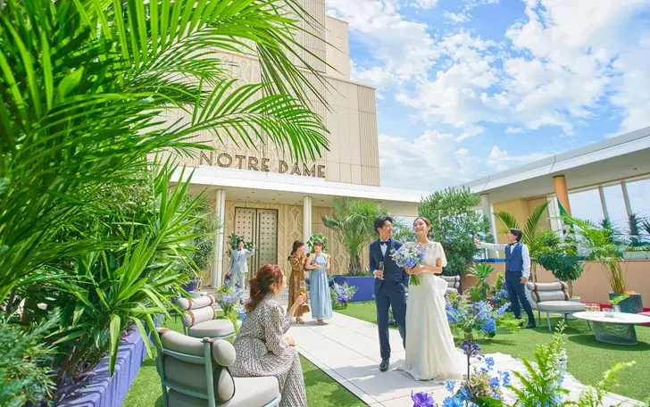 どこまでも広がる大空とパノラマビューが、ふたりの特別な一日を素敵に彩ってくれる場所