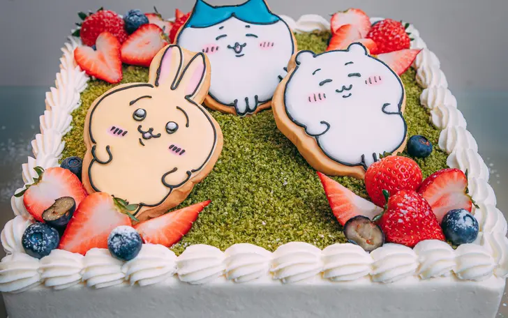 会場専属パティシエによるウェディングケーキはおふたりの完全オリジナルで作製！フルオーダーも可