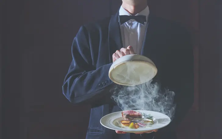 世界中から訪れる賓客たちをおもてなししてきた
老舗ホテルの至福のお料理。