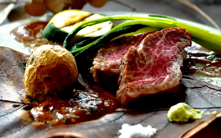 おふたりらしさを詰め込んだオリジナル創作料理
その日限りの特別な一品でおもてなしを