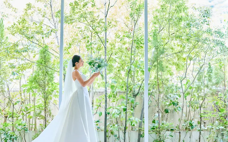 ハープとオルガンの優しい音色に包まれながらご入場
生演奏でより感動的な挙式に◎