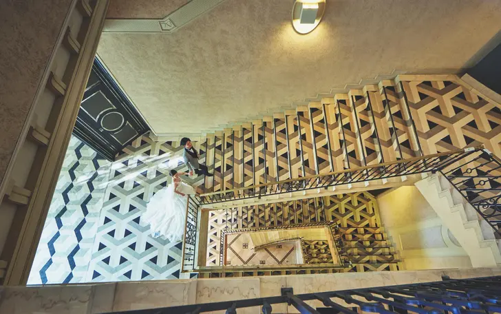 館内に入った瞬間から非日常の空間でゲストをお迎えします。ホテルを貸し切ったような贅沢を