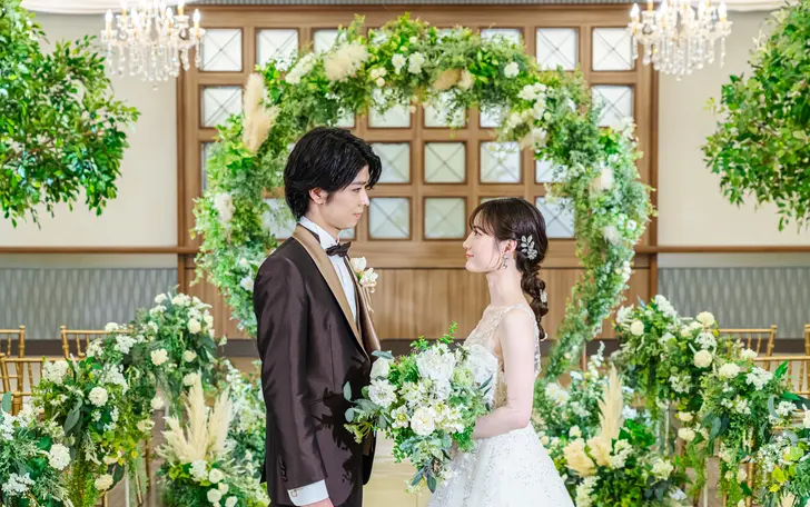 “誓いの瞬間”をもっと美しく、もっとふたりらしく演出。洗練された美しさと感動が融合する「唯一無二の空間」へ。