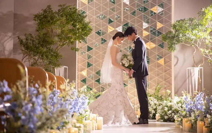 やわらかな光が降り注ぐ、あたたかなチャペルで永遠の愛を誓います