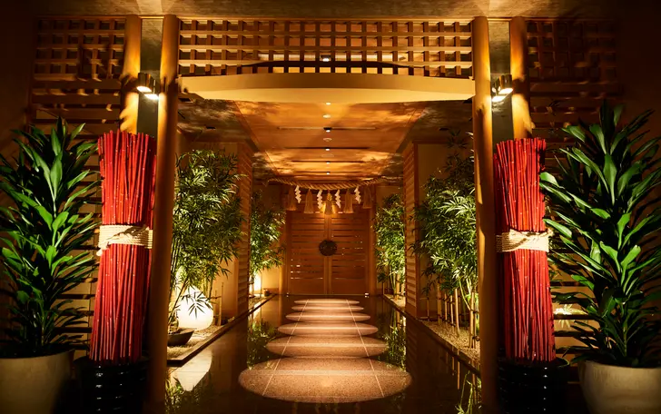 熱田の大神を分祀し厳かに執り行う「婚儀殿」での神前式