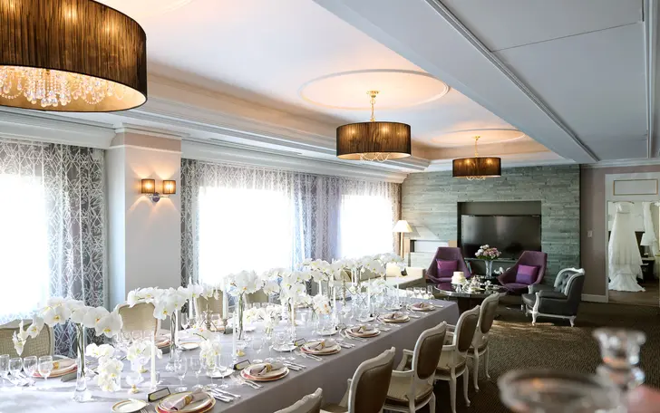 ホテル最上階のスイートルームを貸し切りにしたスカイバンケット