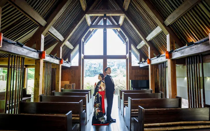 チャペルも併設！
歴史の重みが息づく空間で古民家ならではの落ち着きと重厚感に包まれ、日本の美を感じる瞬間を体験