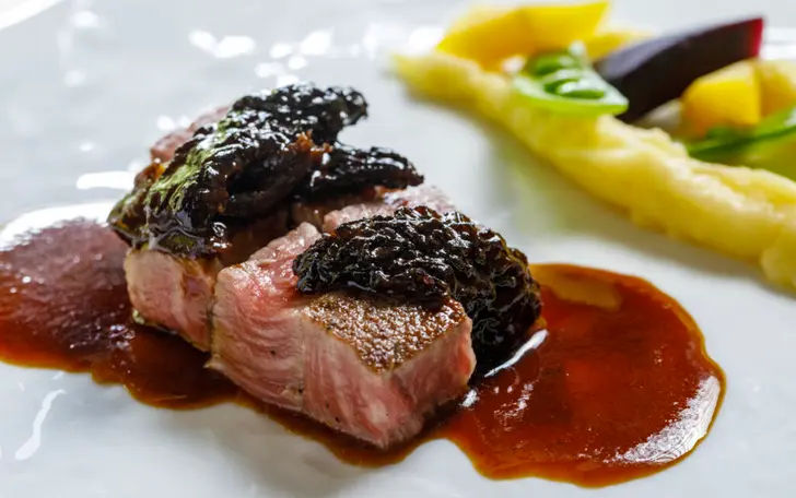 歴史と自然が調和する寛ぎの空間で、大切なゲストと共に忘れられないひとときをお過ごしください！