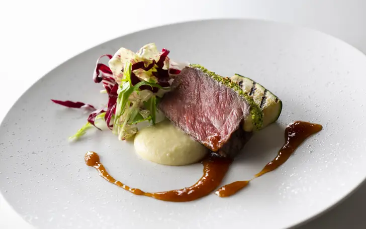 フランス料理をベースに幅広い世代のお客様に喜んでいただけるコースメニュー。