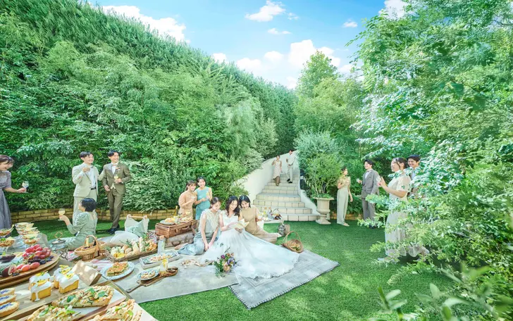 披露宴会場はプライベートガーデン付きでアットホームな空間