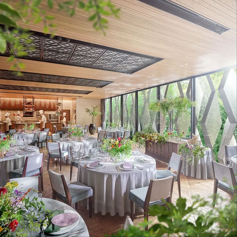 THE TENDER HOUSEのメインビジュアル3