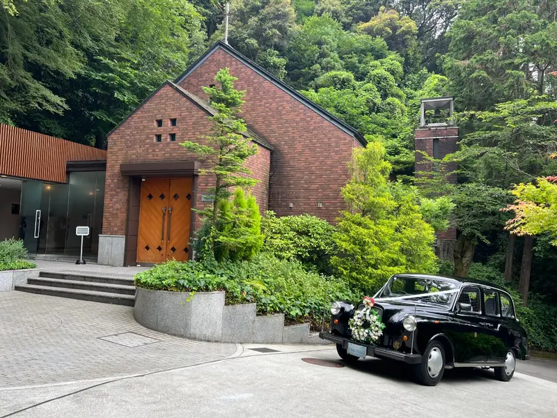 唯一無二の美しいチャペルと伝統ある華やかな披露宴会場