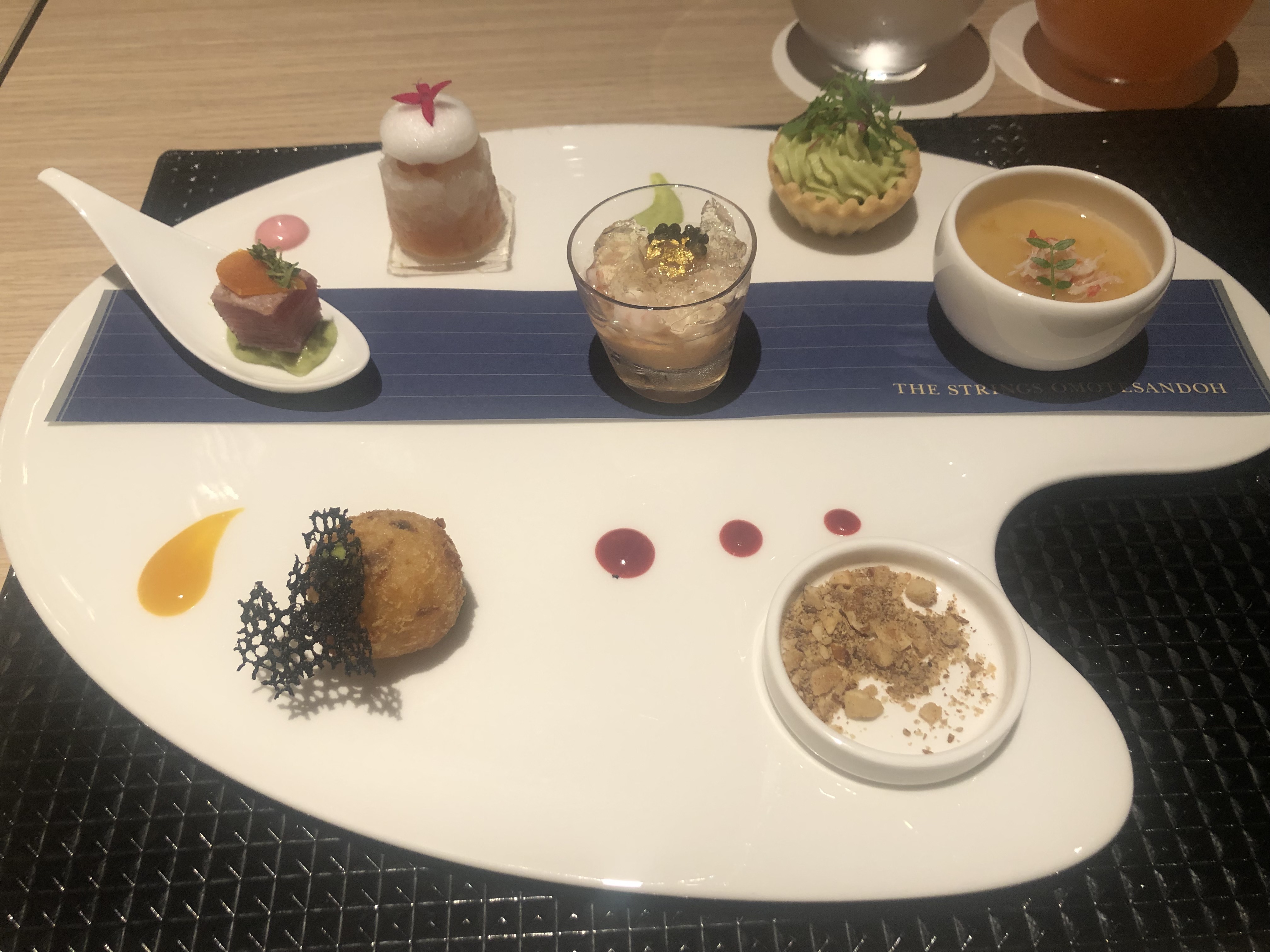 ザ ストリングス表参道