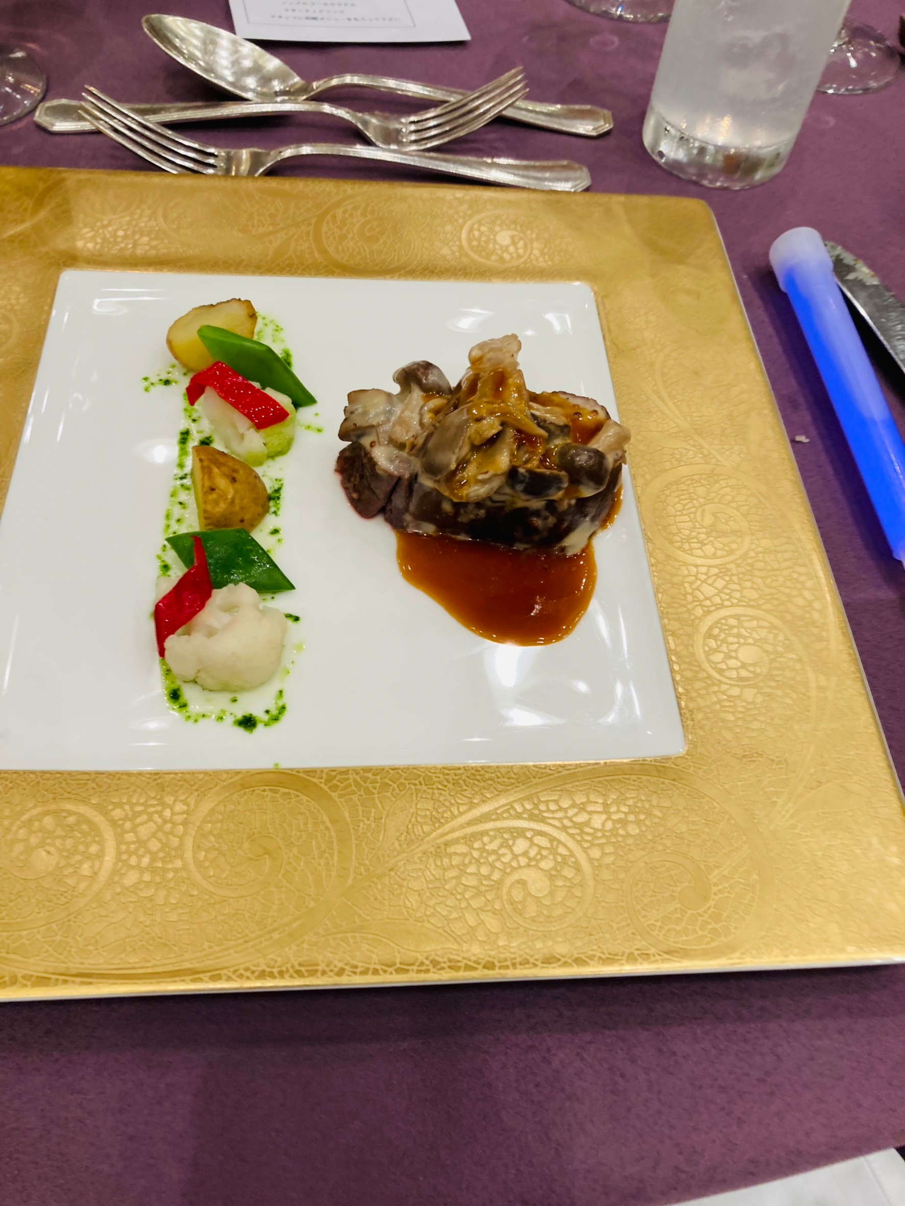 ザ ストリングス表参道