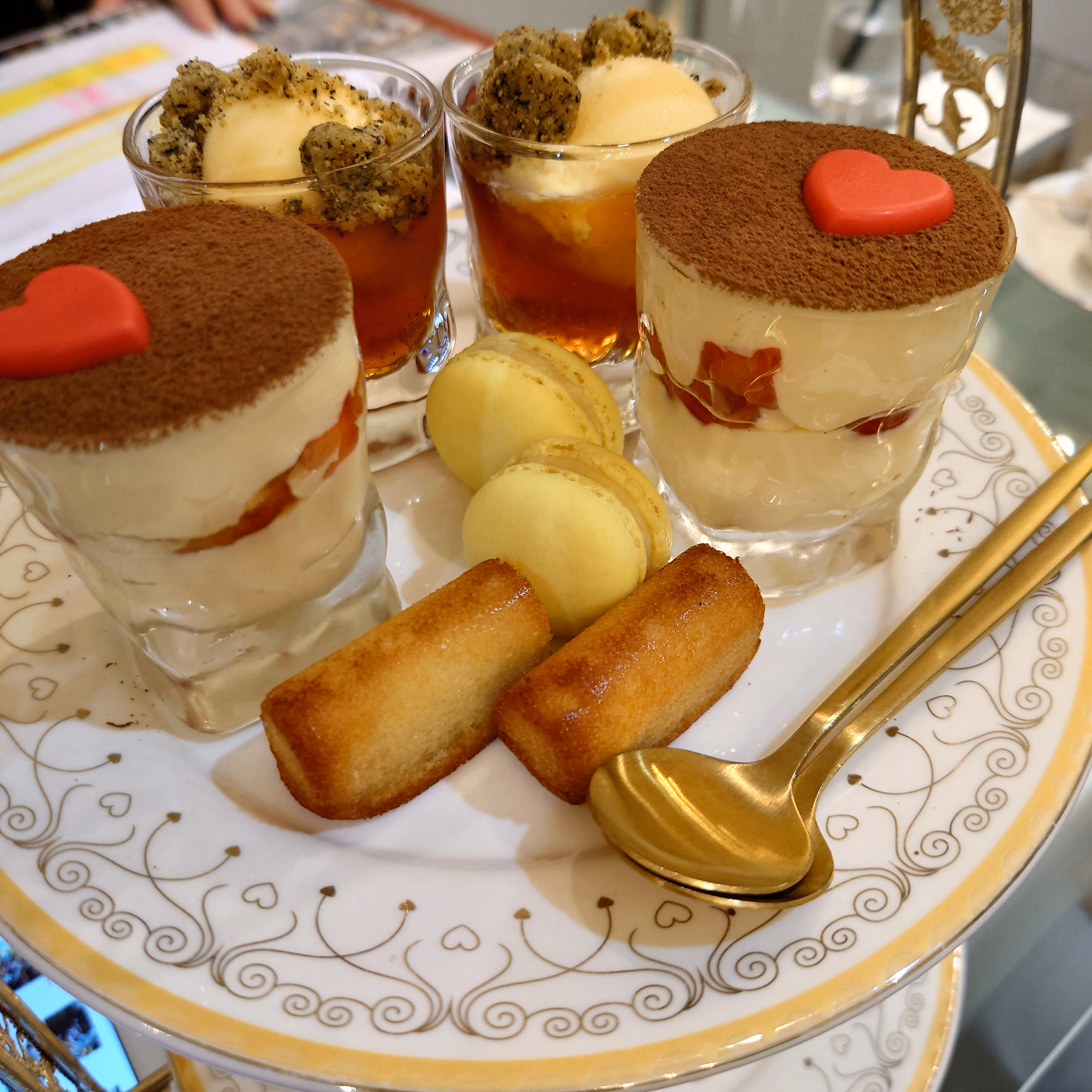 セント・ラファエロチャペル御堂筋