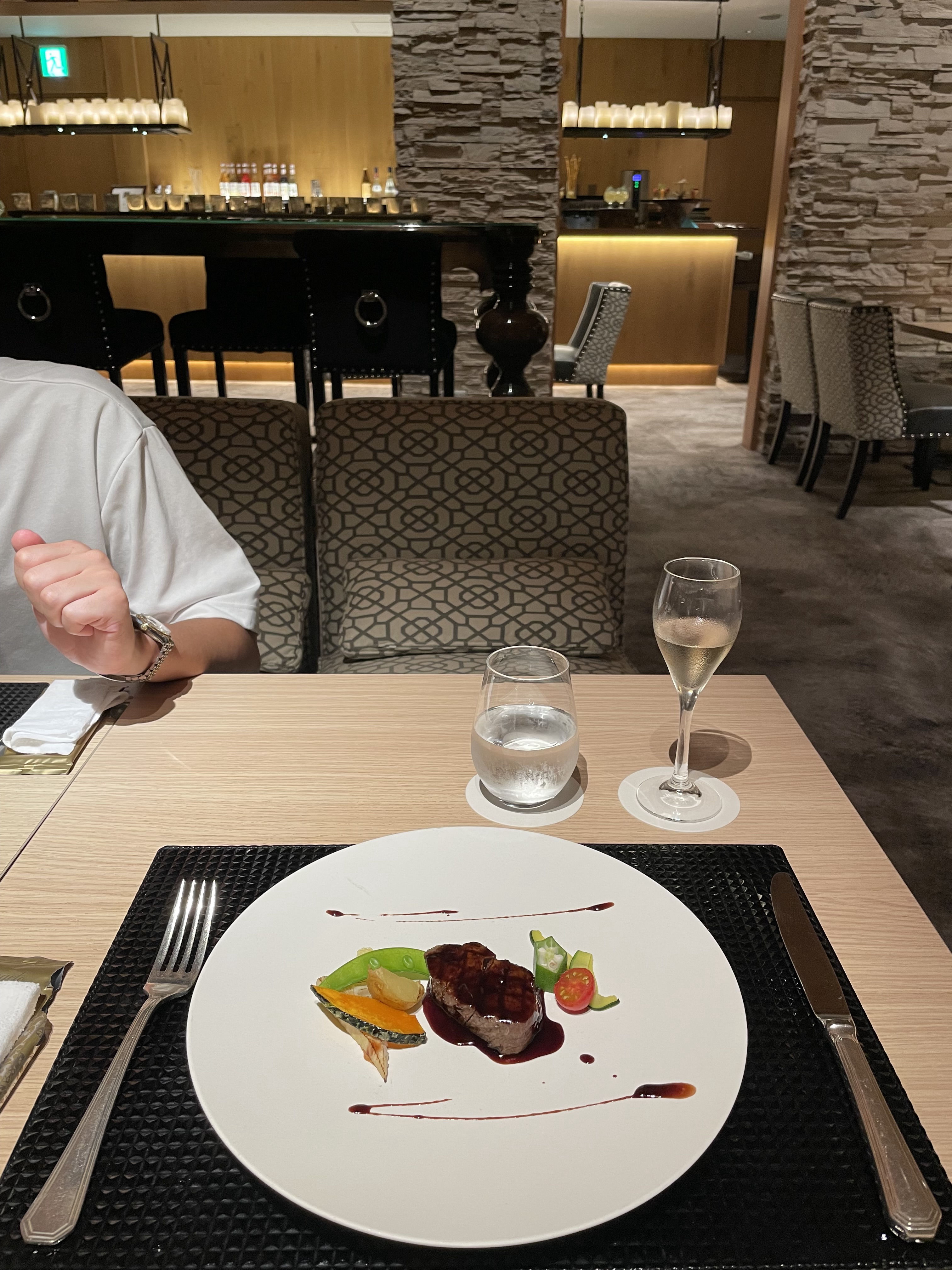 ザ ストリングス表参道