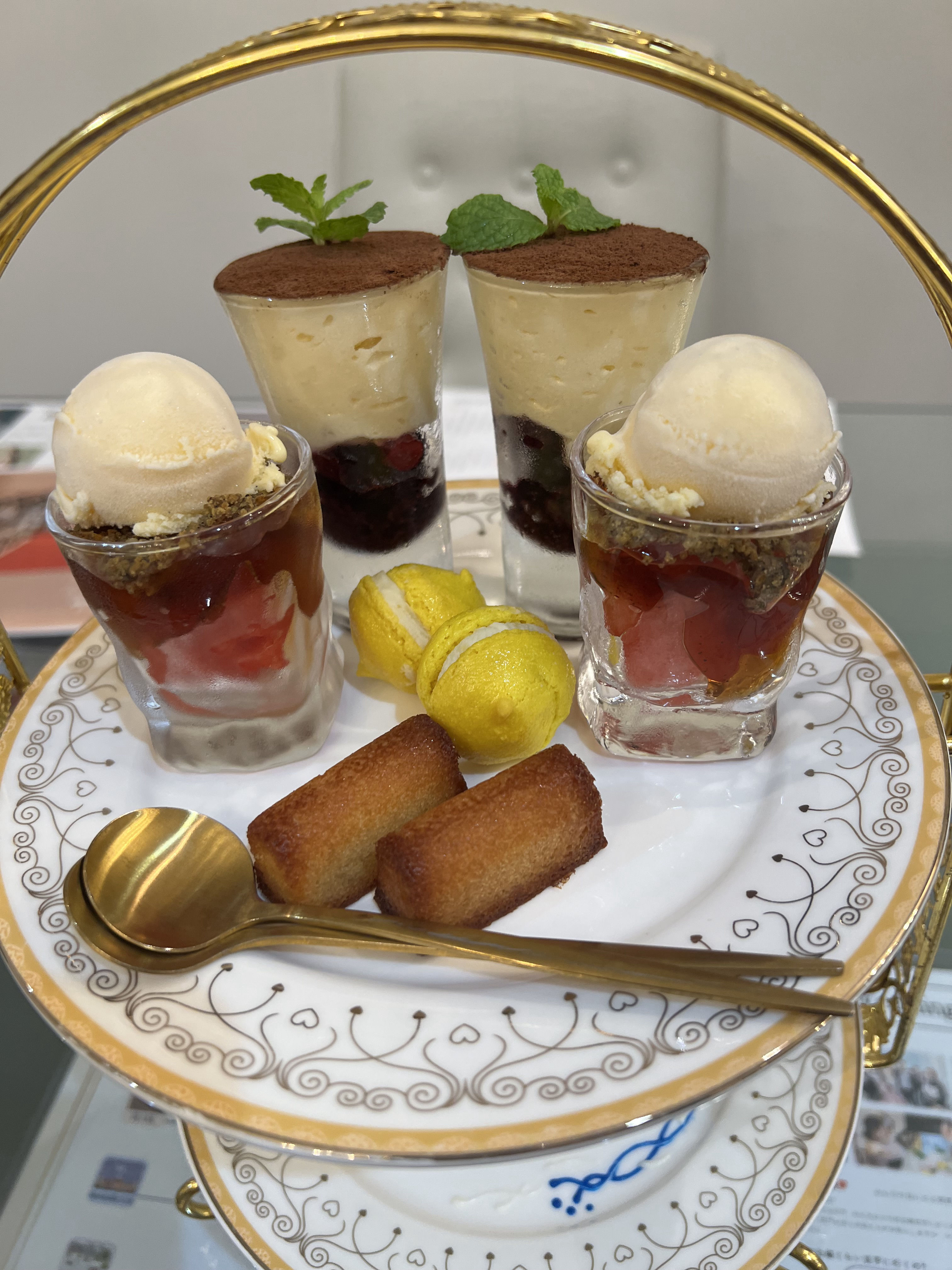 セント・ラファエロチャペル御堂筋